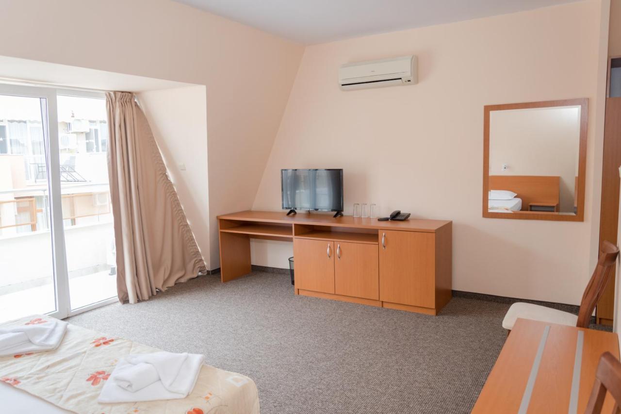 Eva Hotel 2*