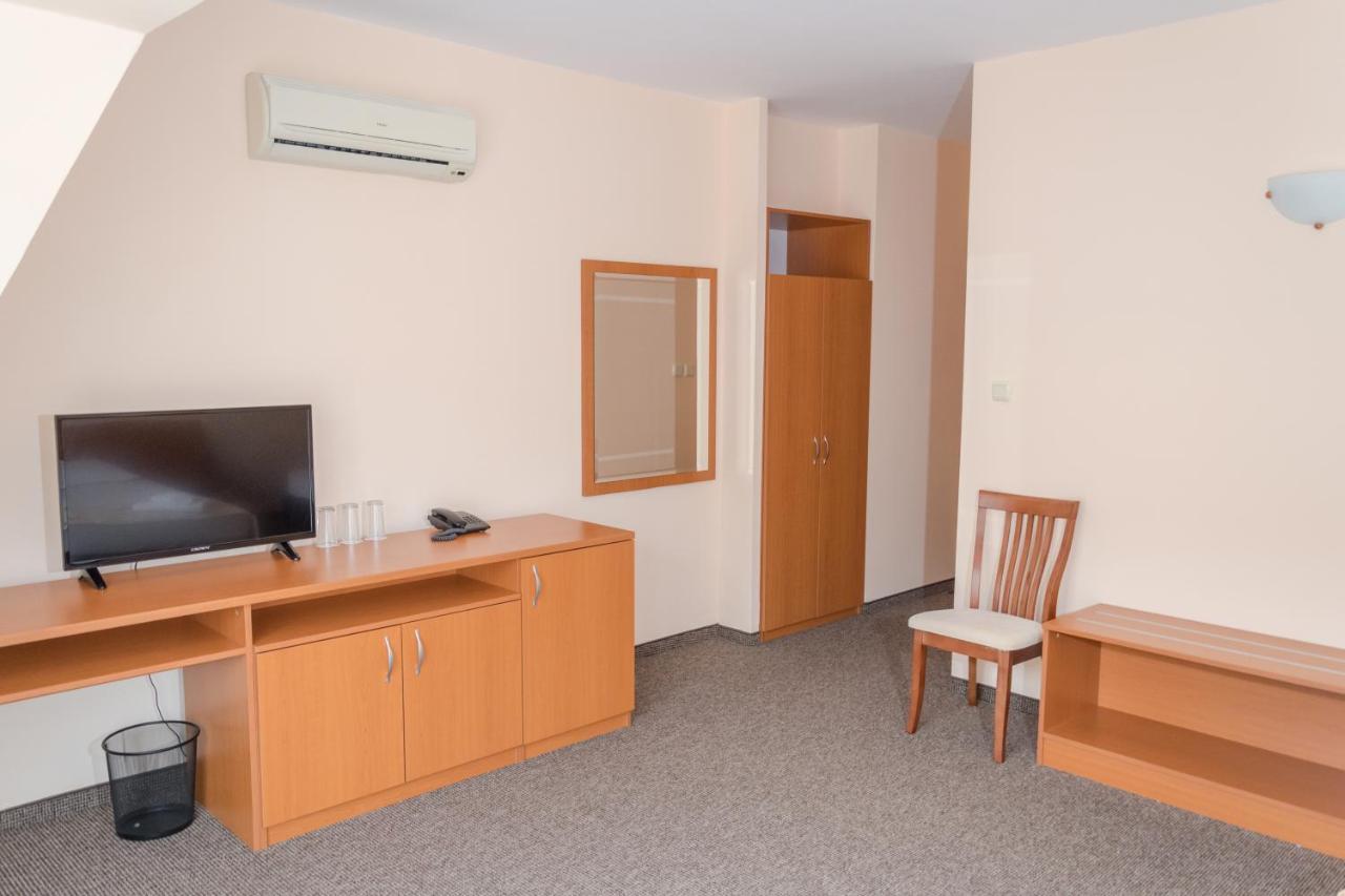 Hotel Eva Ravda