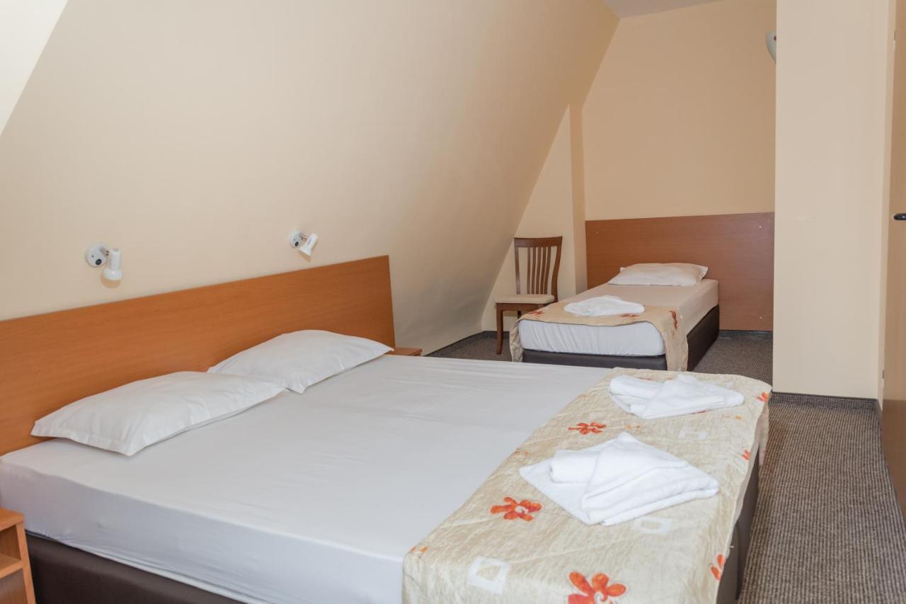 Hotel Eva 2*